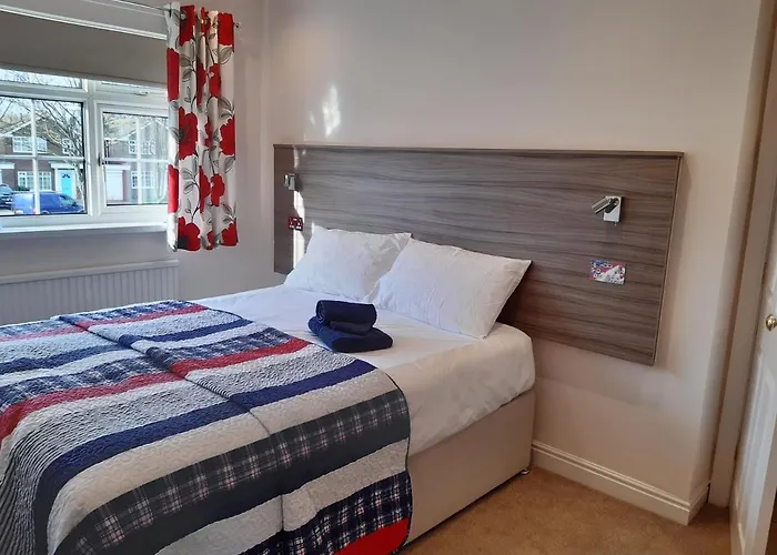 Smitten House 4 Bedroom Rhyl