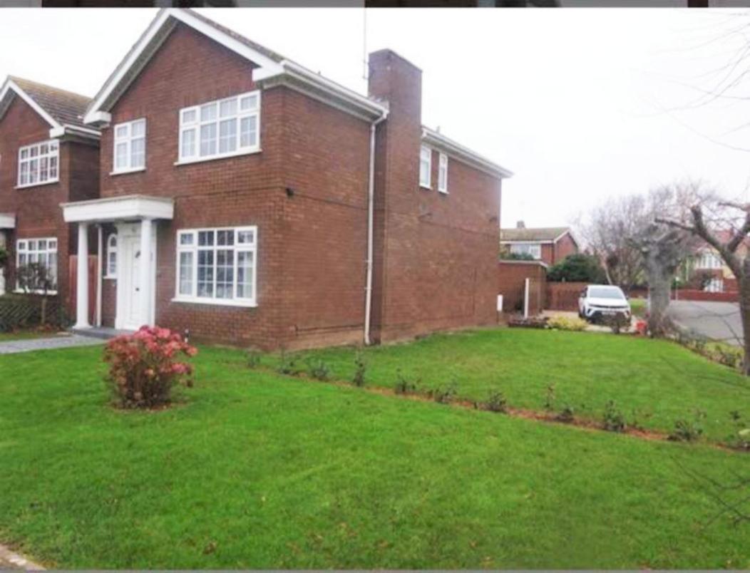 Smitten House 4 Bedroom Rhyl