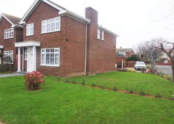 Smitten House 4 Bedroom Rhyl