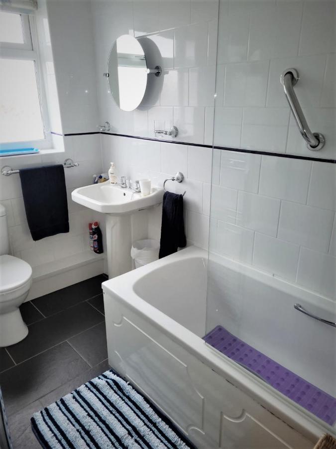 Smitten House 4 Bedroom Rhyl